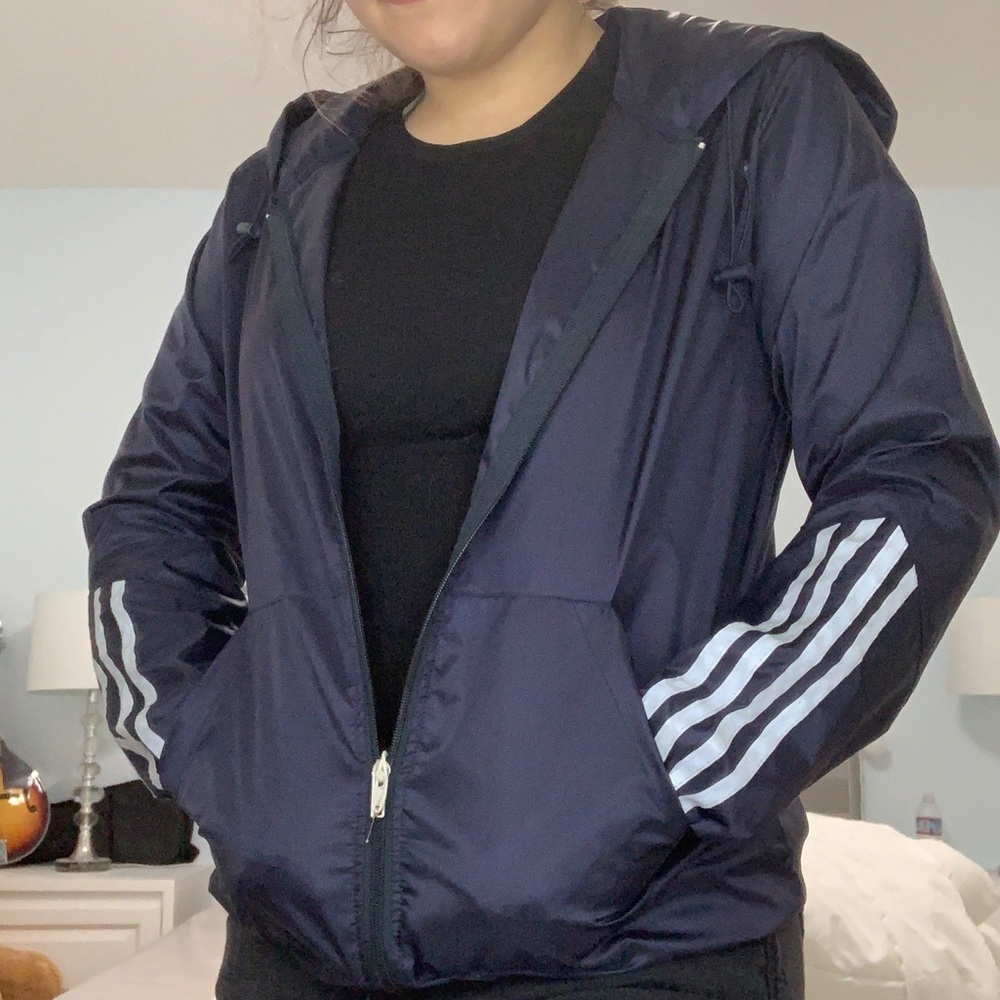 BRAND NEW Navy Blue light weight windbreaker